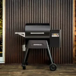 Barbecue à Pellets TRAEGER Ironwood 650 6 Barbecue à Pellets TRAEGER Ironwood 650 -Le Coin du Grill barbecue a pellets traeger ironwood 650 noir 2