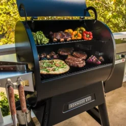 Barbecue à Pellets TRAEGER Ironwood 650 7 Barbecue à Pellets TRAEGER Ironwood 650 -Le Coin du Grill barbecue a pellets traeger ironwood 650 noir 3