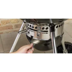 Barbecue Charbon Master-Touch Gbs 5750 - Black - WEBER -Le Coin du Grill barbecue charbon master touch gbs e 5750 57 cm black 5