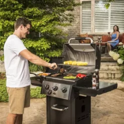 Broil King Barbecue Gaz Royal 340 + Housse Broilking -Le Coin du Grill barbecue gaz royal 340 housse 2